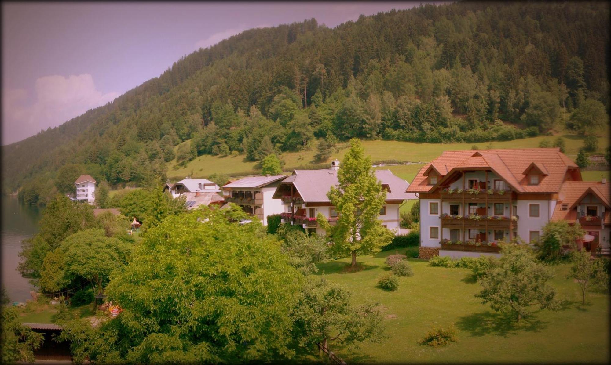 Ferienwohnungen Fischerhaus - Direkt Am See Millstatt Dış mekan fotoğraf