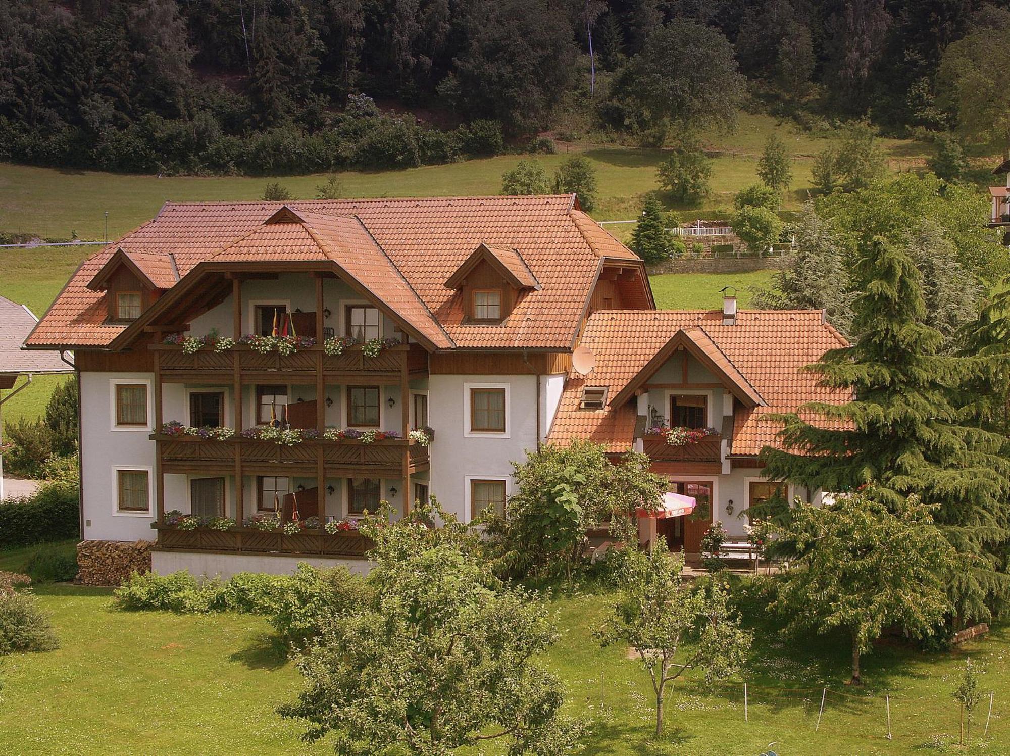 Ferienwohnungen Fischerhaus - Direkt Am See Millstatt Dış mekan fotoğraf